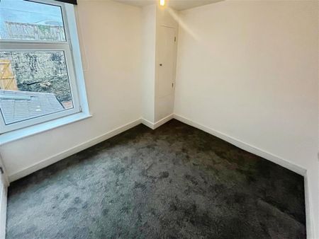 Wood Road, PONTYPRIDD - Photo 2