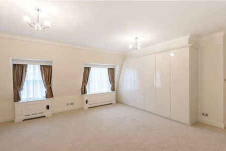 3 bedroom in 8-10 Davies Street - Photo 2