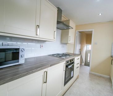 3 bedroom flat to rent - Photo 1