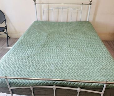 Room in a Shared House, Eastern Avenue, IG4 - Photo 3