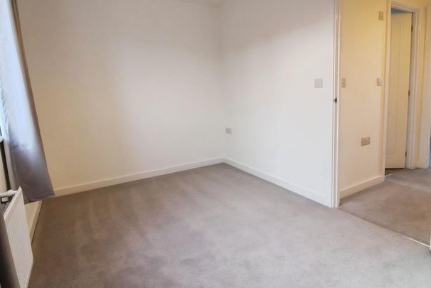 2 bedroom end of terrace house to rent - Photo 1