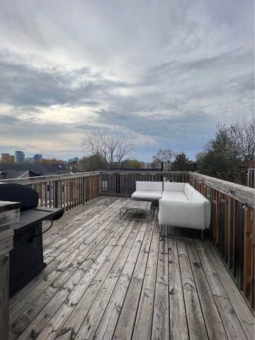 For Lease - 244 Bathurst Street, Toronto, Ontario - Photo 3