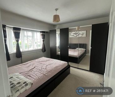 3 bedroom semi-detached house to rent - Photo 3