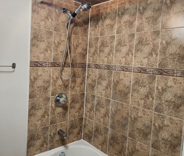 For Lease - 43 Chadwick Drive, Ajax, Ontario - Photo 4