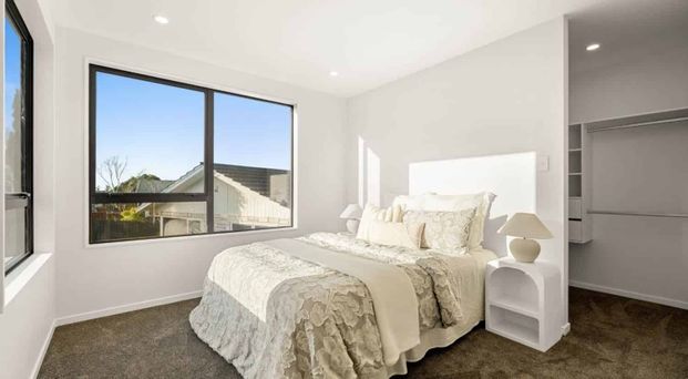 Beautiful family home waiting for you! - Photo 1