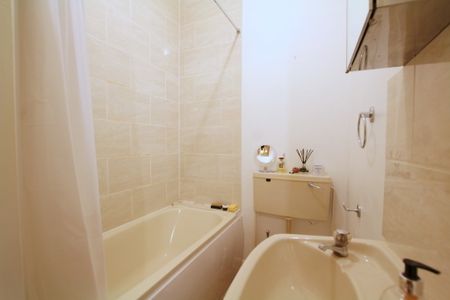 0 Bedroom Studio, Latimer Road, Wimbledon - Photo 4