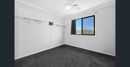 Family Home with Ducted Air-conditioning & Solar Electricity - Photo 4