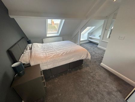 1 bedroom in a house share to rent - Photo 2