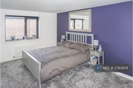 4 bedroom terraced house to rent - Photo 3