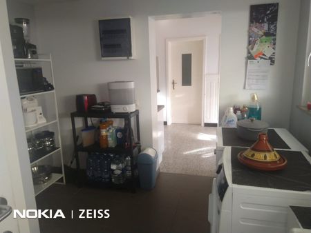 Praktische ruime woning met tuin. - Foto 4