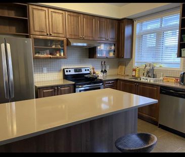 For Lease - 432 Ladycroft Terrace Unit# Main & Upper, Mississauga, ... - Photo 2