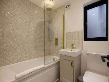 Comyn Road, London, SW11 - Photo 3