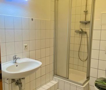 Helle 2-Zimmer-Wohnung mit EBK nähe Bahnhof - Foto 3