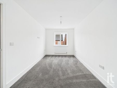 3 bedroom mews to rent - Photo 4