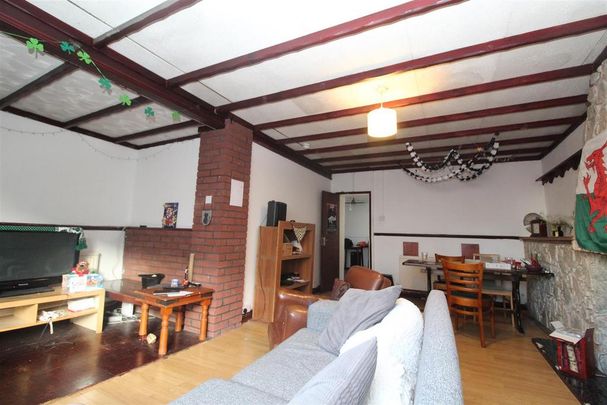 4 bedroom house to rent - Photo 1