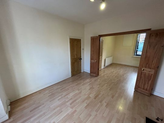2 Bed Terraced House, Lateward Road, TW8 - Photo 1