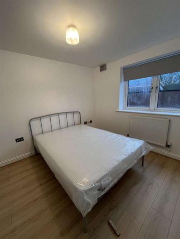 Campbell Road, London, E3 - Photo 2