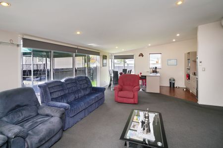 Haven in Woolston - Photo 2