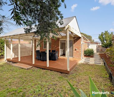 22 Baradine Street, Chadstone, Vic 3148 - Photo 2