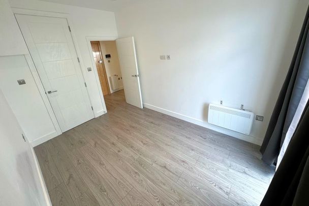 Aviv Place, Addlestone - 1 bedroomProperty for lettings - Seymours - Photo 1