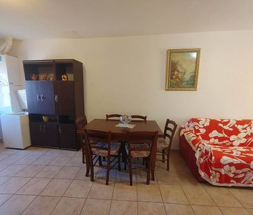 Appartamento con 2 camere ammobiliato - Photo 2