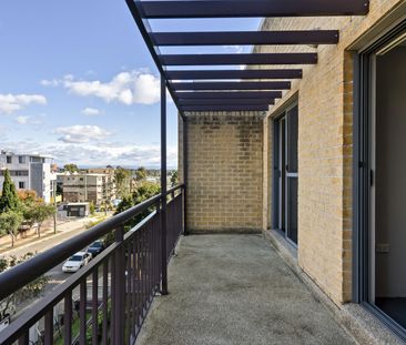 Top Floor Location - Photo 6