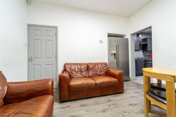 5 bedroom house to rent - Photo 1