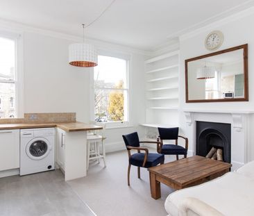 2 Bed Flat, Burlington Gardens, W3 - Photo 1