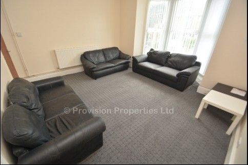 6 Bed Student Properties in Hyde Park - Photo 1