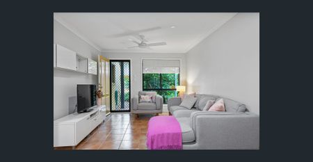 Spacious Three-Bedroom Townhouse in Prime Aspley Location! - Photo 4