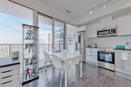 For Lease - 42 Charles Street Unit# 3204, Toronto, Ontario - Photo 5