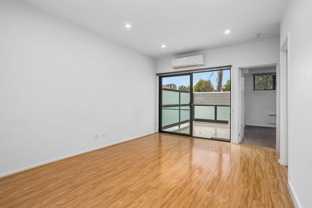 Register to Inspect // Modern 2-Bedroom Townhouse in the Heart of Footscray - Photo 3