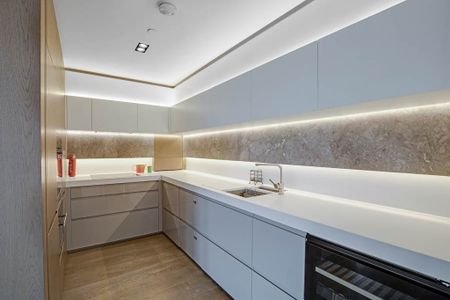 3 Bed Flat, Pearson Square, W1T - Photo 3