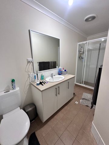 Modern Comfort & Convenience in a Prime Location - Photo 5