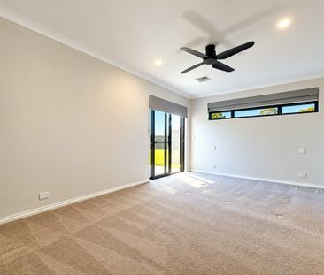 Beautifully Appointed Family Living in the Heart of Piara Waters - Photo 4