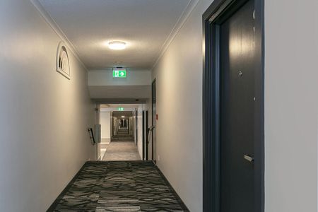 5675-5725 Côte-St-Luc Road - Hampstead House - Photo 3