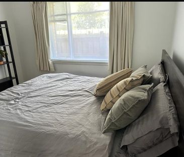 3-bedroom shared house, Heathfield Rise Box Hill North - Photo 1