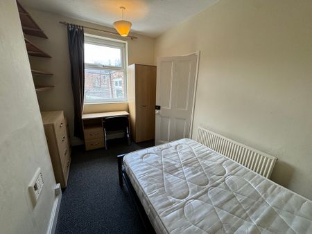 Poppleton Road, Holgate - P1080 - Photo 3