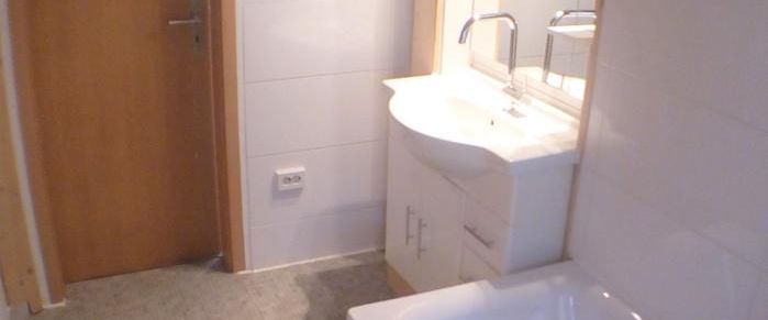 Schöne 2 Zimmer Wohnung mit Balkon 67m2 Nähe Zentrum In Plauen - Photo 1