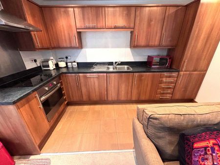 2 bedroom flat to rent - Photo 4