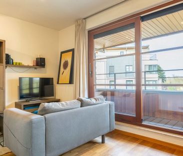 Appartement te huur in Oudergem voor € 1.000 met 1 slaapkamer - Photo 1