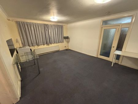 2 Bed Flat, Edinburgh House, NW4 - Photo 4