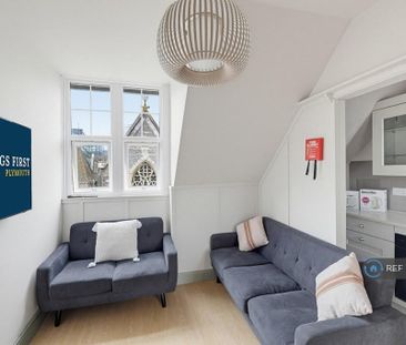 11 bedroom end of terrace house to rent - Photo 1
