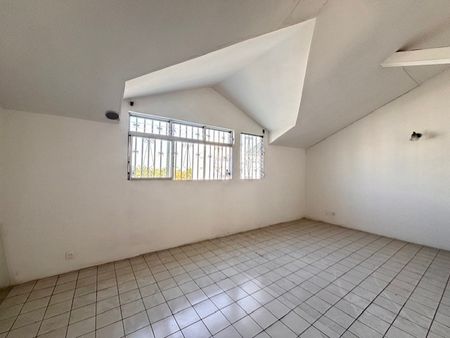 Location Appartement 3 pièces 66m² BAIE MAHAULT 97122 - Photo 4