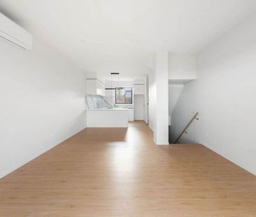Brand-New Modern 3-Bedroom 3 bathroom in Howick - Photo 5