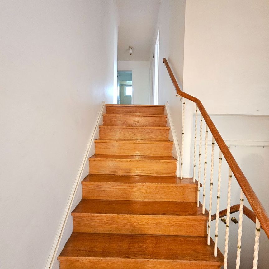 For Lease - 9 Beverly Glen Boulevard Unit# Main Level, Toronto, Ontario - Photo 1