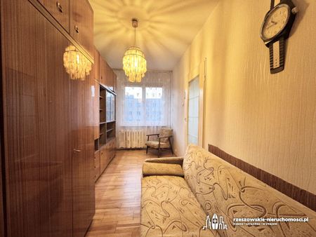 2 pokoje z balkonem na os.Kmity, dostępne od zaraz - Photo 5