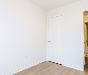 For Lease - 1991 Matteer Court Unit# #29, Innisfil, Ontario - Photo 3