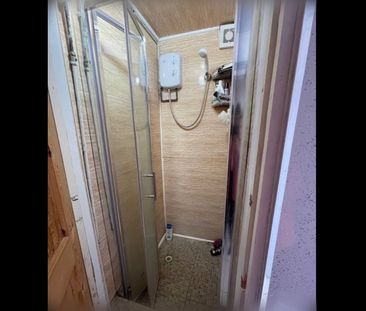 Room in a Shared House, Leslie Road, E11 - Photo 6