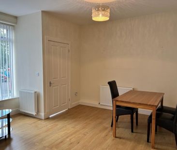 1 Bed Semi-Detached House, Parkgrove Street, EH4 - Photo 4